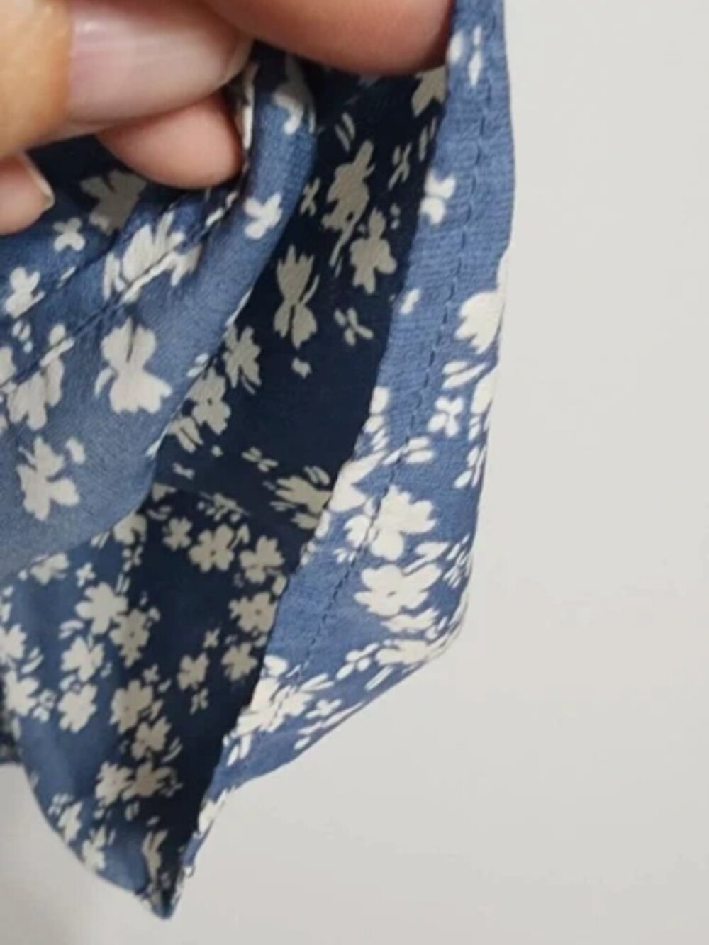 Monday Fun 3X Sleeveless Blue Floral Top - Picture 10 of 13